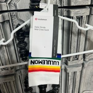 NWT lululemon daily stride crew socks!